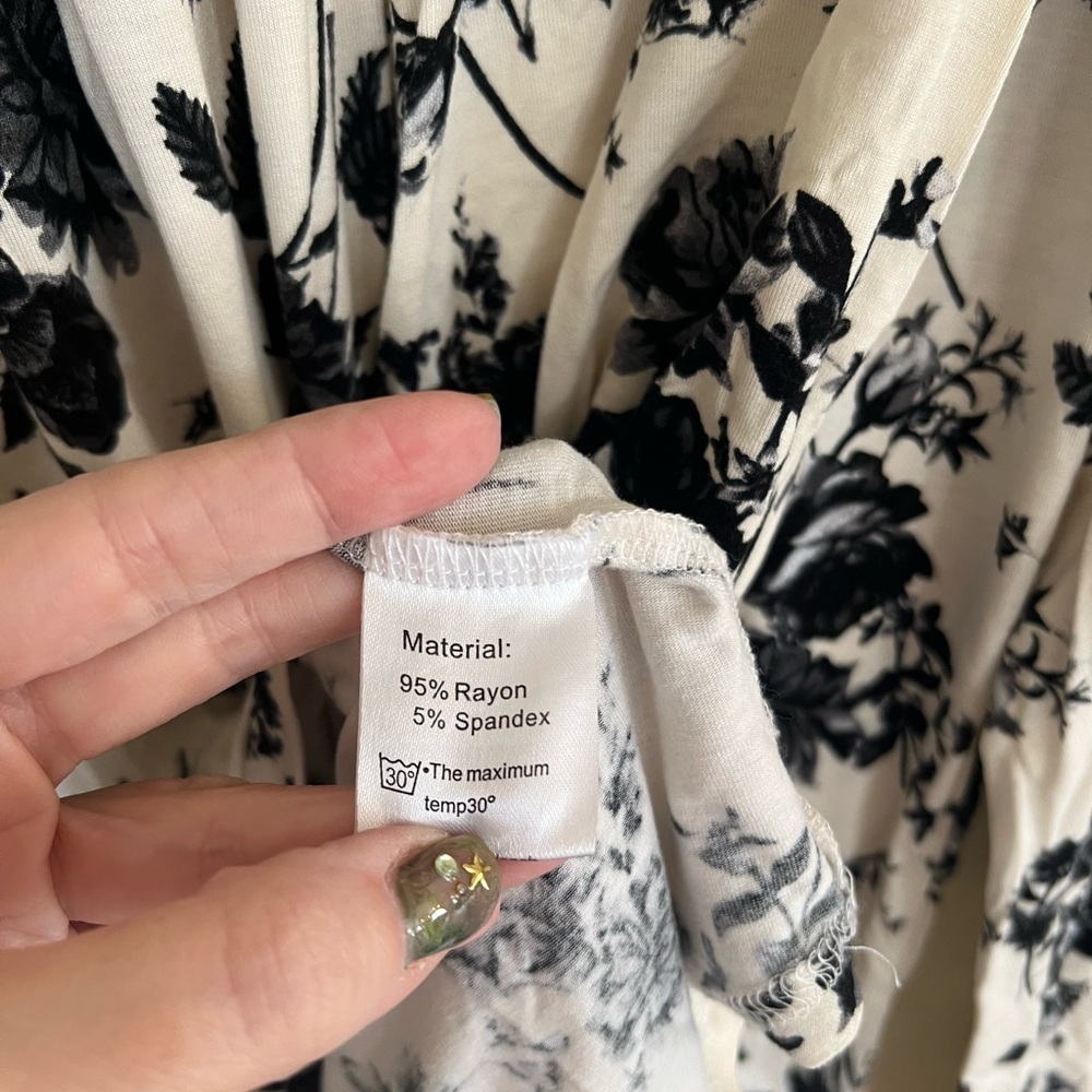 Women’s Floral Lounge Set Pajama Set Tank & Pants Black Cream Rayon Size L - Picture 3 of 9
